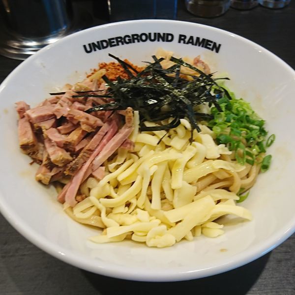 「チーズまぜそば」@UNDERGROUND RAMEN 川越仲町の写真