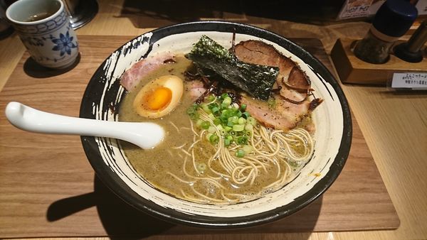 「黒」@博多長浜らーめん よかとの写真