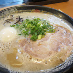 ラーメン 700円 + 味玉（クーポン）