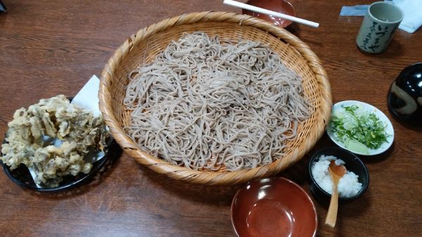 「蕎麦5合＋舞茸の天麩羅＋辛み大根」@いづるやの写真
