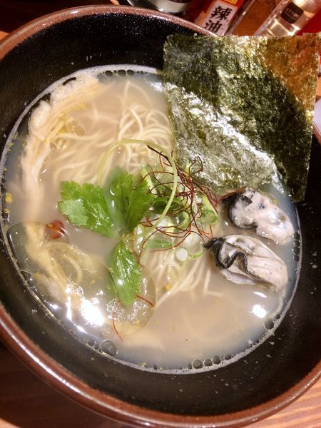 「【土･日･月限定】柚子香る牡蠣塩そば￥890」@麺屋 真心の写真