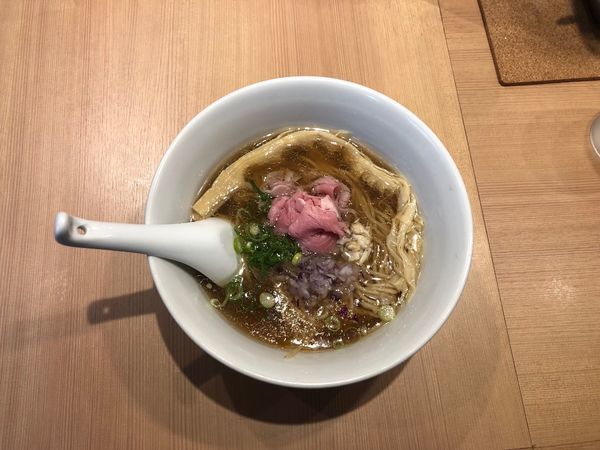 「醤油らぁ麺」@らぁ麺 鳳仙花の写真