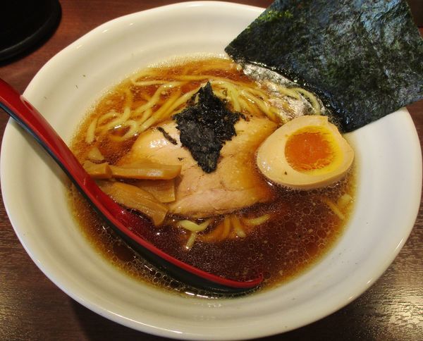 「醤油らー麺　700円」@萬馬軒の写真