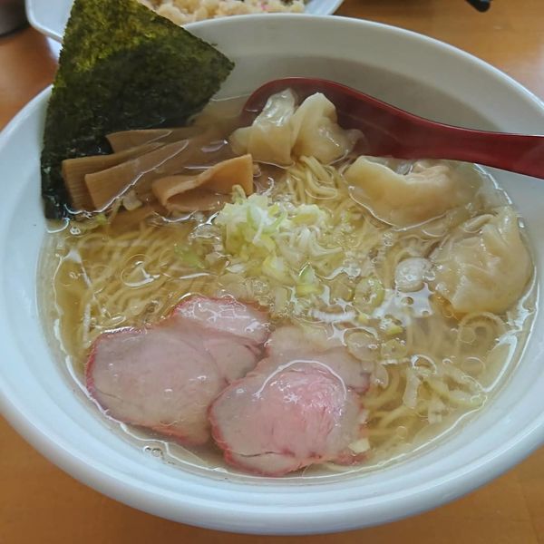 「エビワンタンメン」@支那そば うみの写真