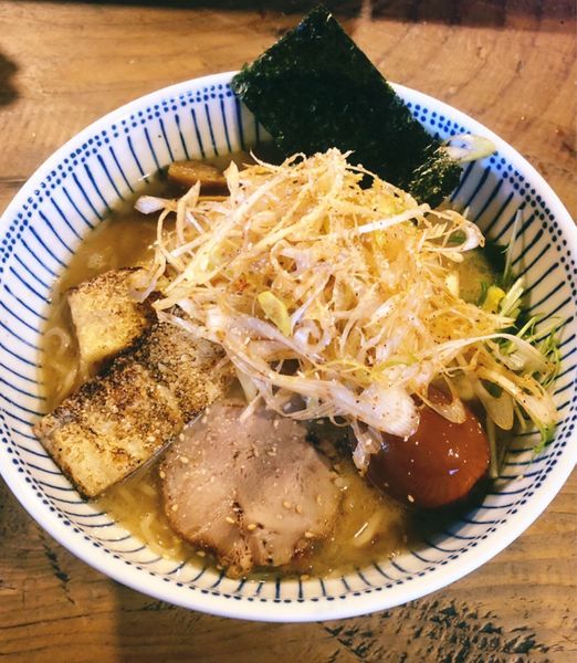 「【1月限定】辛味ネギそば(サービス味玉)」@中華そば とんびの写真