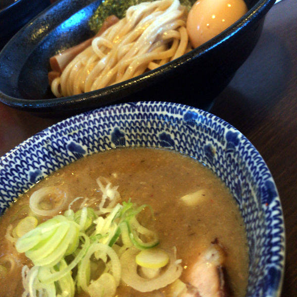 「つけ麺（麺少なめ）800円」@つけ麺 弥七の写真
