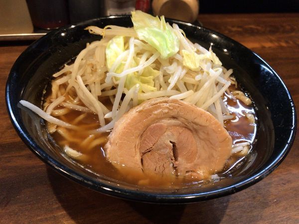 「らーめん」@ガチ盛りラーメン アオイローの写真