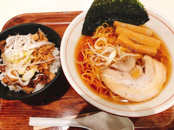 「醤油ラーメン チャーシュー丼セット」@浜北軒 NEOPASA浜松店の写真