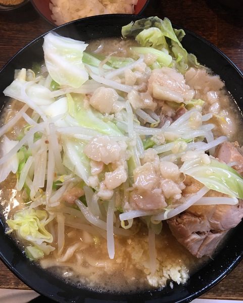 「ラーメン普通  玉子 玉葱 魚粉  ニンニク➕ アブラ」@麺屋 鳳の写真
