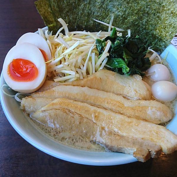 「喜濱家ラーメン 醤油 うずら 旨ネギ」@横濱家系らーめん 喜濱家 山王町店の写真