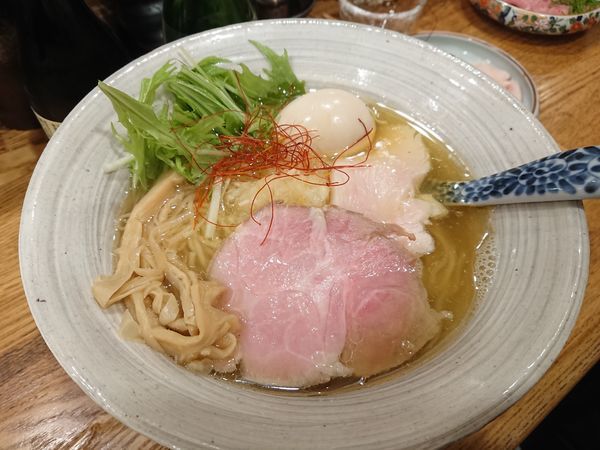 「味玉塩そば900円＋追加鶏むね肉200円 他」@中華そば きなりの写真