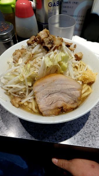 「ラーメン中盛り850円ニンニク少し他全増し」@ラーメン宮郎の写真