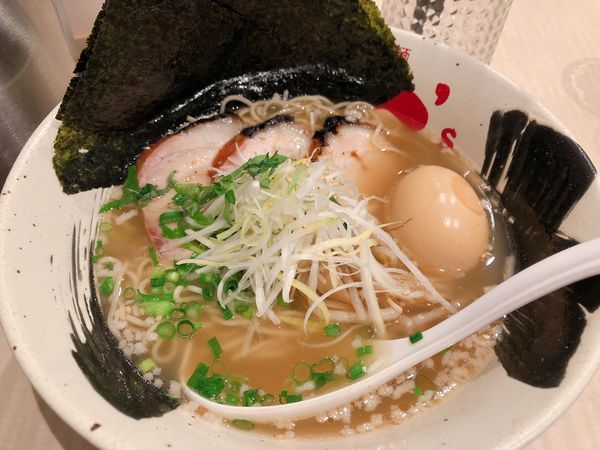 「牛骨塩らーめん」@屋台拉麺 一’s 幕張店の写真