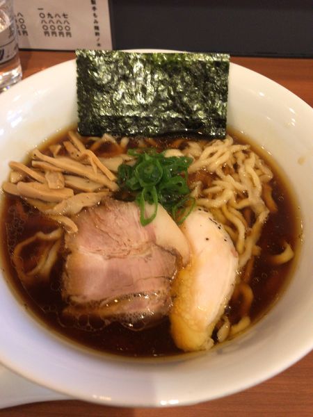 「醤油ラーメン」@自家製手もみ麺 鈴ノ木の写真