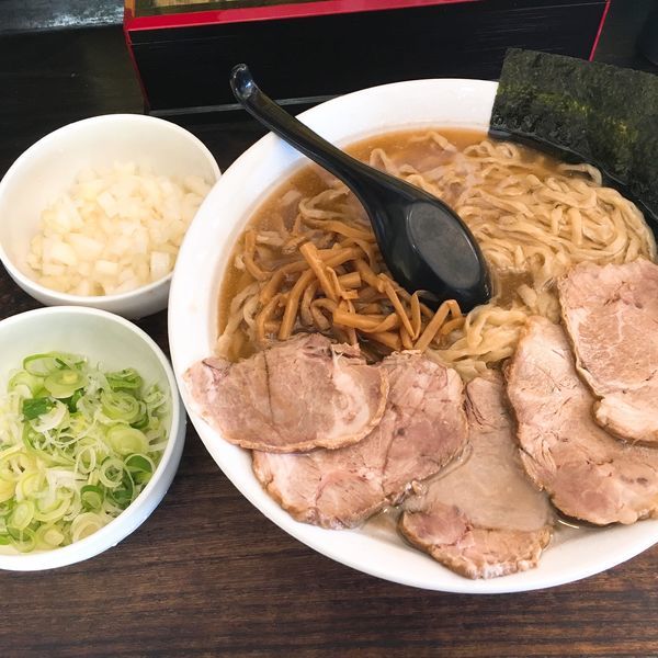 「焼豚麺大450g、玉ねぎ」@手打ち中華そば 酒田 平間店の写真