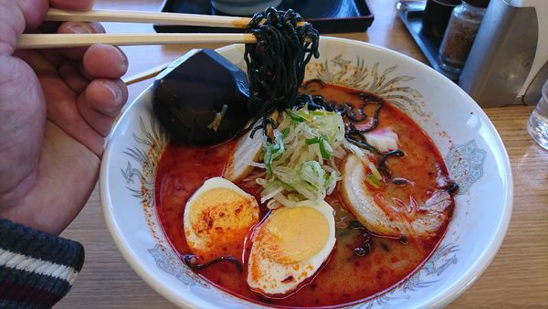 「赤池地獄の黒ラーメン」@極楽茶屋の写真