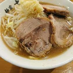 ともらーめん 豚 920円 野菜少なめニンニク増し