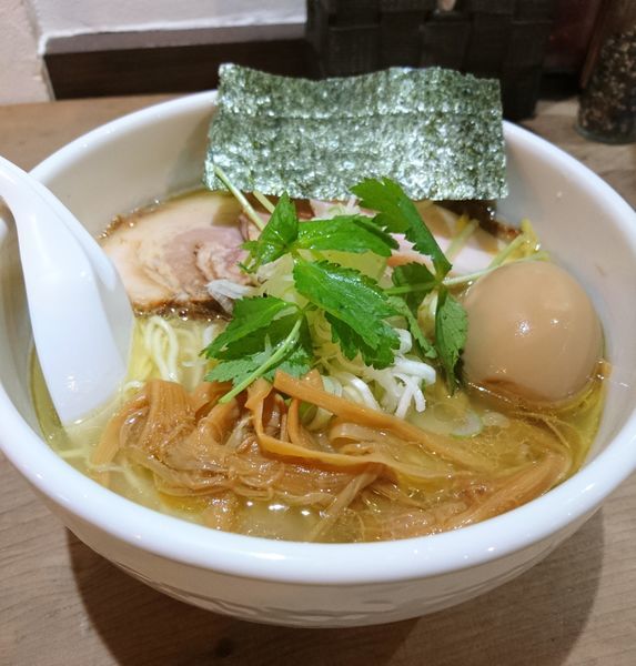 「天草大王の鶏塩そば 味玉 大盛」@らーめん つけめん 和み屋の写真