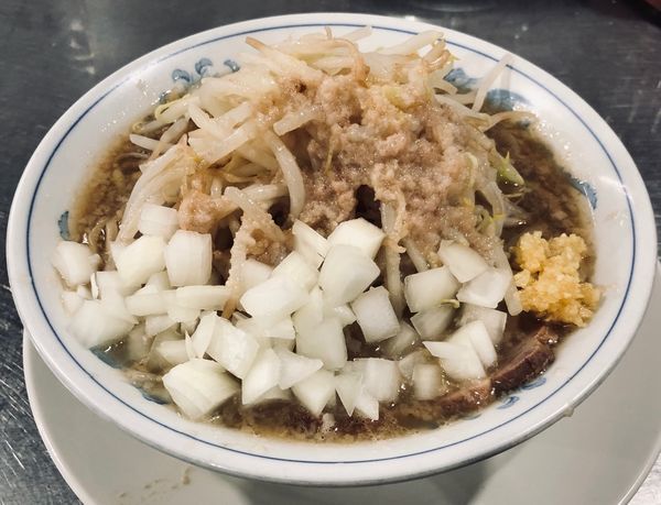 「塩ラーメン＋タマネギ（アブラ他￥750）」@らーめん大 本郷店の写真