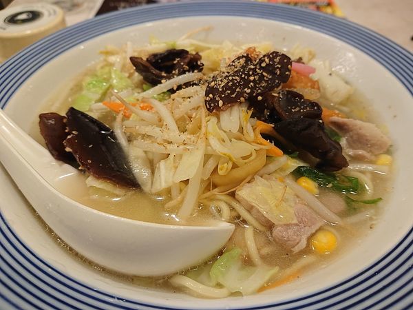 「きくらげたっぷり塩ちゃんぽん」@長崎ちゃんぽん リンガーハット 府中西府町店の写真