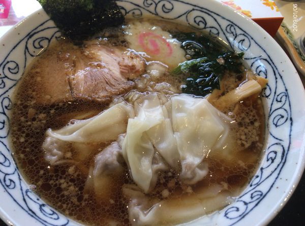 「ワンタン麺」@中華そば専門店 麺楽の写真