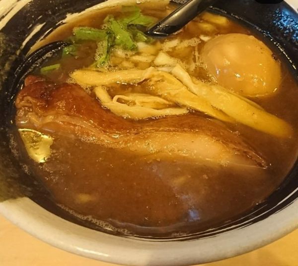 「こく醤そば 半熟味付玉子」@麺場 浜虎 横浜店の写真