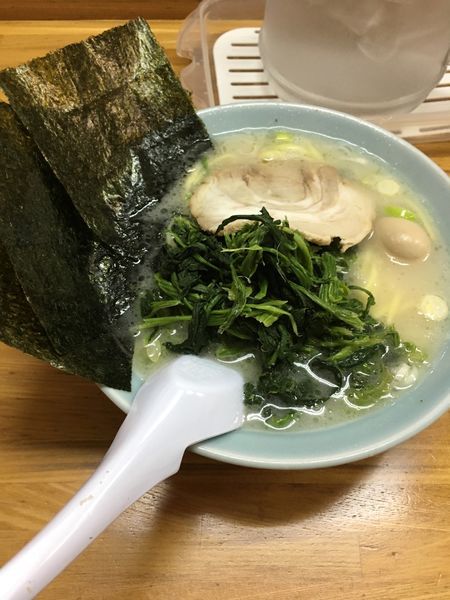 「塩らーめん680円＋ほうれん草100円」@壱寅家 新松戸店の写真