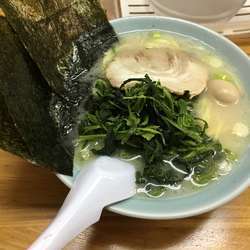 塩らーめん680円＋ほうれん草100円