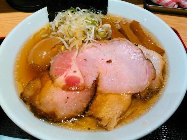 「特製ラーメン」@松戸富田麺業 千葉駅構内店の写真