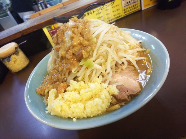 「ラーメン中、ニンニクマシ」@立川マシマシ秘密工場の写真