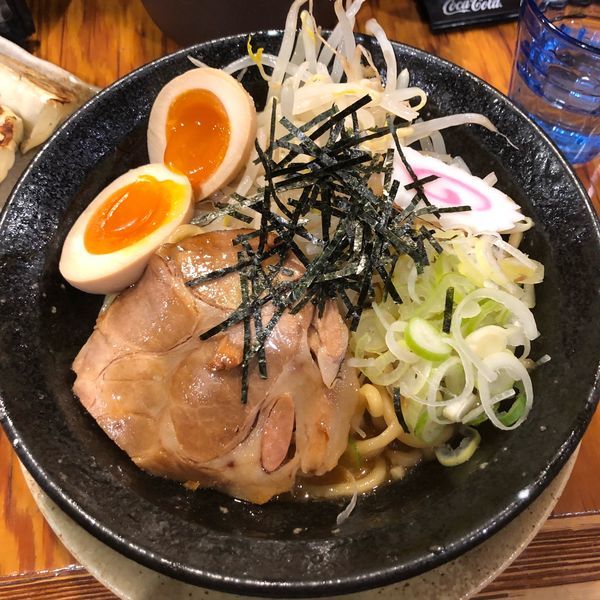 「油味付け玉子」@らあ麺 やったる 新宿店の写真