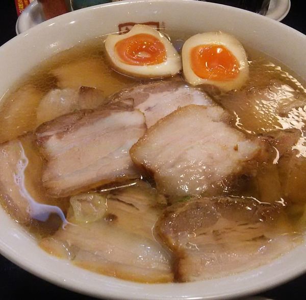 「焼き豚ラーメン 味玉」@喜多方ラーメン 坂内 汐留シティセンター店の写真