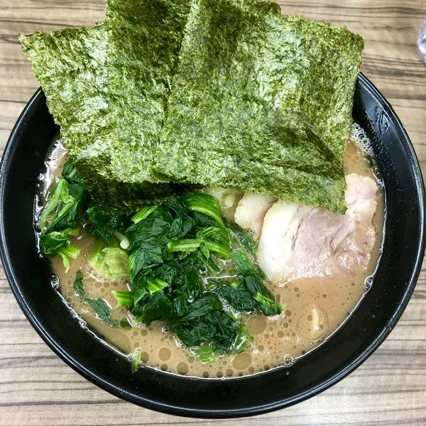 「ラーメン￥650＋ホウレン草￥100」@家系らーめん 武蔵家 川越店の写真