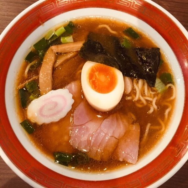 「ネオ中華そば 半麺 900」@拉麺 いさりび 京成大久保店の写真