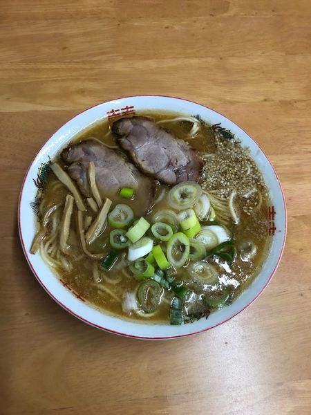 「豚骨醤油ラーメン」@らーめん山家 滝川本店の写真