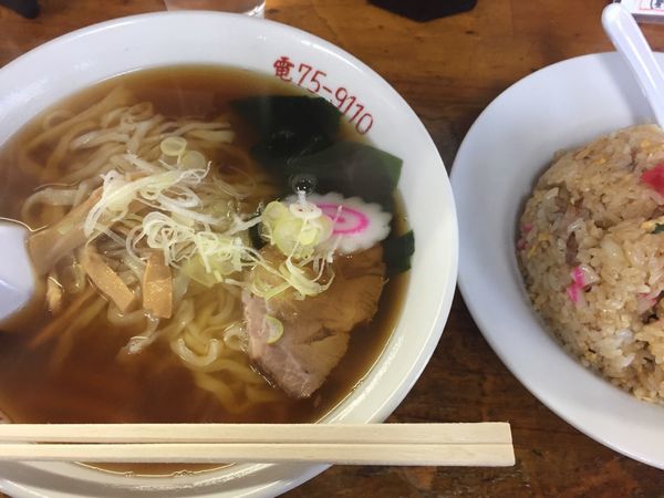 「ラーメン半チャーハン」@手打ちラーメン 笹の写真