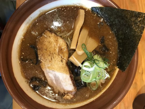 「究極の煮干し味噌らーめん」@究極のにぼし味噌らーめん 人間ばんざいの写真