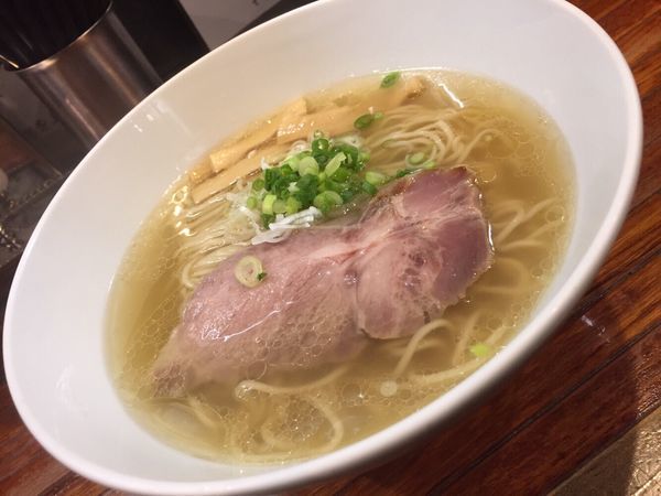 「しおらーめん」@町田汁場 しおらーめん進化 町田駅前店の写真