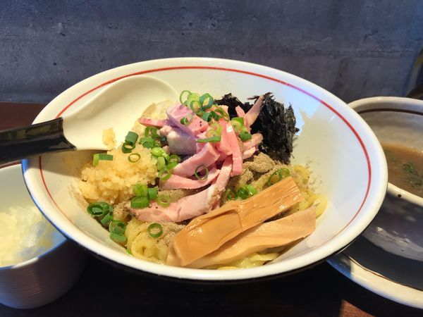 「油そば大盛り（300g）刻みタマネギ」@中華蕎麦 志の写真