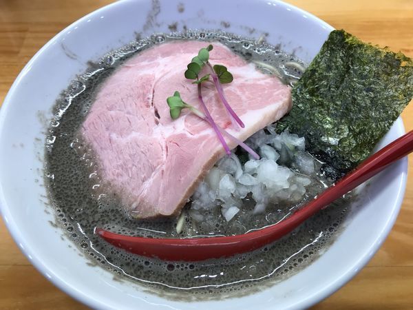 「ヤバニボ  醤油  970円」@めんや天夢の写真