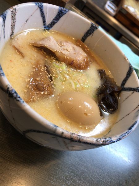「しおらーめん 味玉」@風来居 新宿店の写真