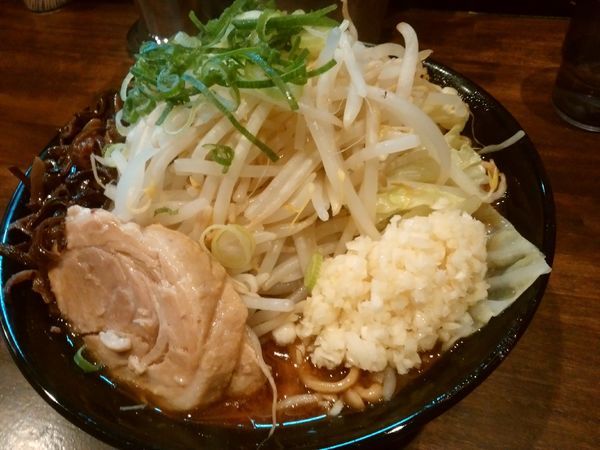 「濃厚味噌らぁ麺 ￥880」@ガチ盛りラーメン アオイローの写真
