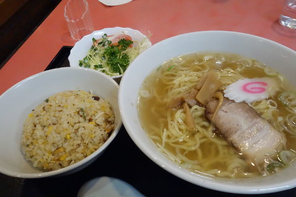 「ラーメン+半チャーハン」@萬来軒 千石店の写真