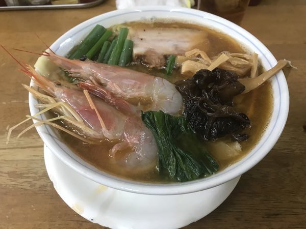 「丸地鶏黄金スープに海老＆蟹 雲呑 麺」@MENYA 食い味の道有楽の写真