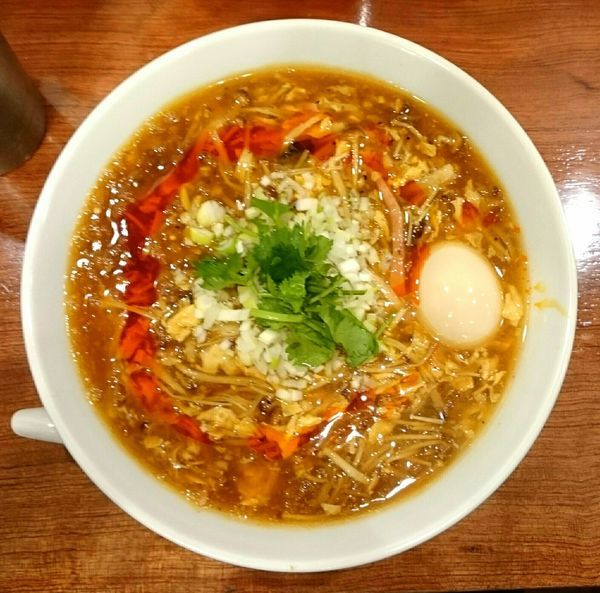 「酸辣湯麺 味玉」@SHIBIRE NOODLES 蝋燭屋の写真