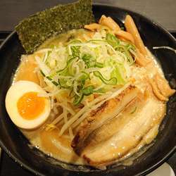 濃厚味噌らーめん・・900円