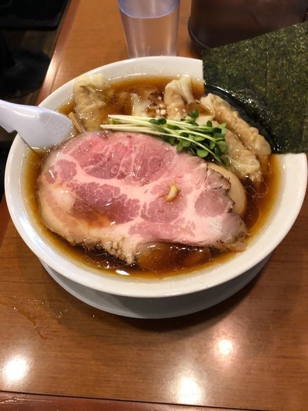 「ワンタン麺+味玉(固め、濃いめ)」@稲荷屋の写真
