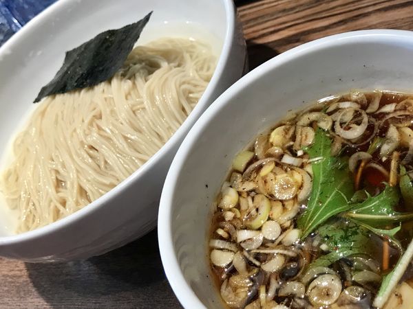 「醤油のつけソバ」@Tomboの写真