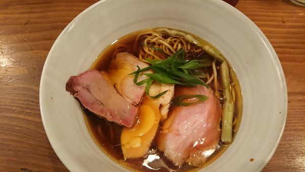 「醤油ラーメン」@いかれたNOODLE Fishtonsの写真