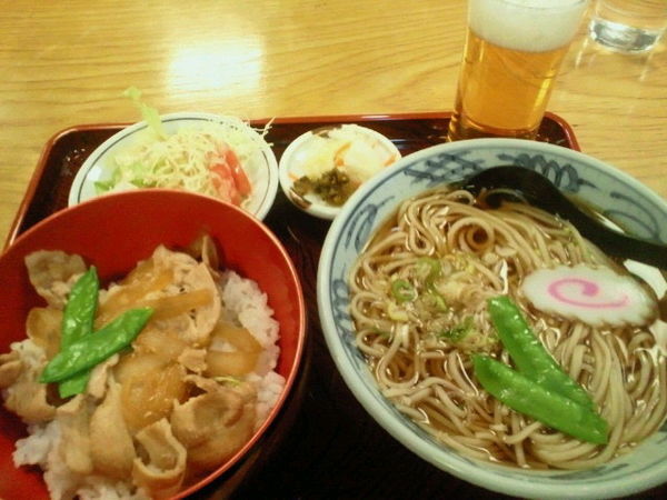 「肉丼とお蕎麦 700円」@マルイチ 神田軒の写真